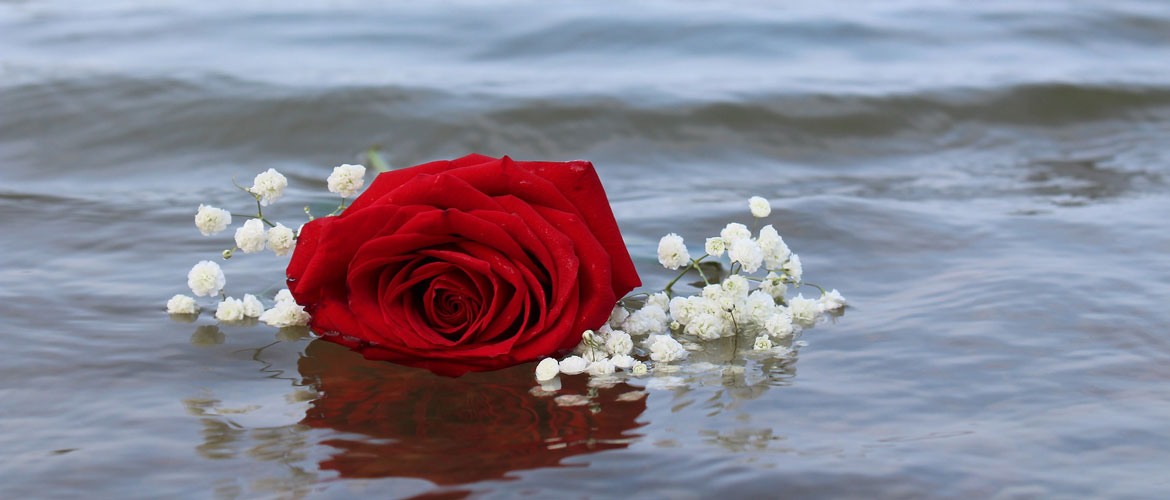 Dispersion ou immersion de cendres funéraires en mer Méditerranée